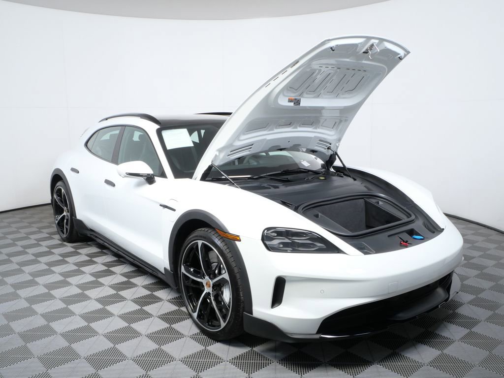 Certified 2025 Porsche Taycan 4S image 30