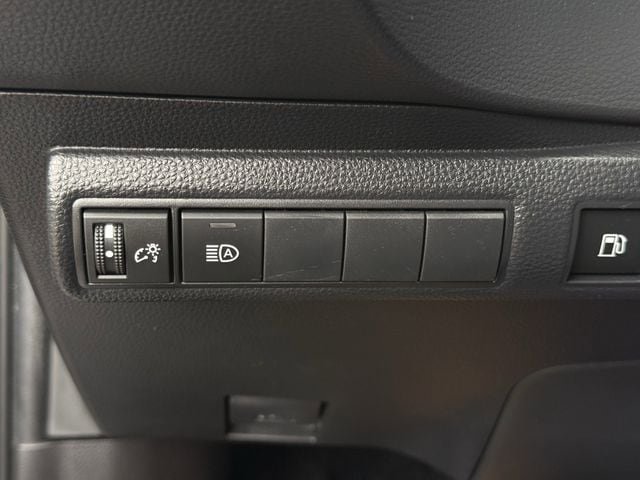 Used 2025 Toyota Corolla LE FWD image 23