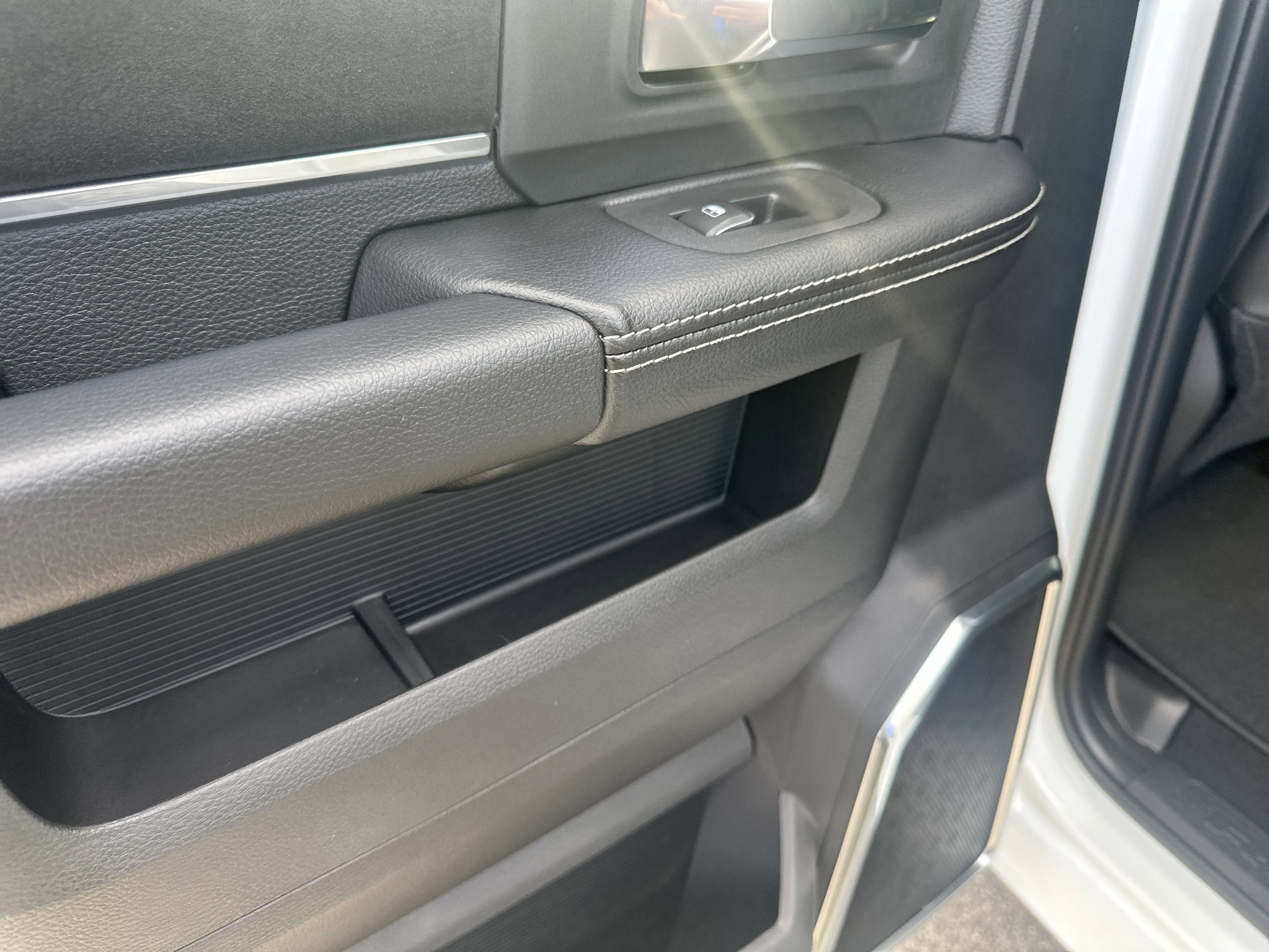 New 2026 RAM 2500 Laramie w/ Night Edition AWD/4WD image 17