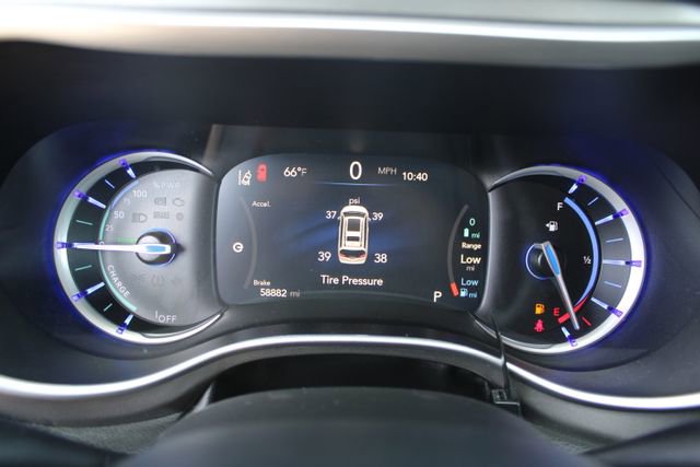 Used 2024 Chrysler Pacifica Limited FWD image 23