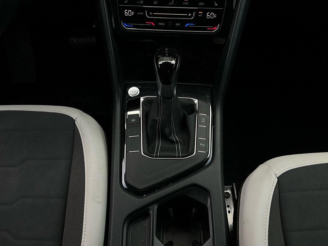 Used 2025 Volkswagen Taos SE image 15