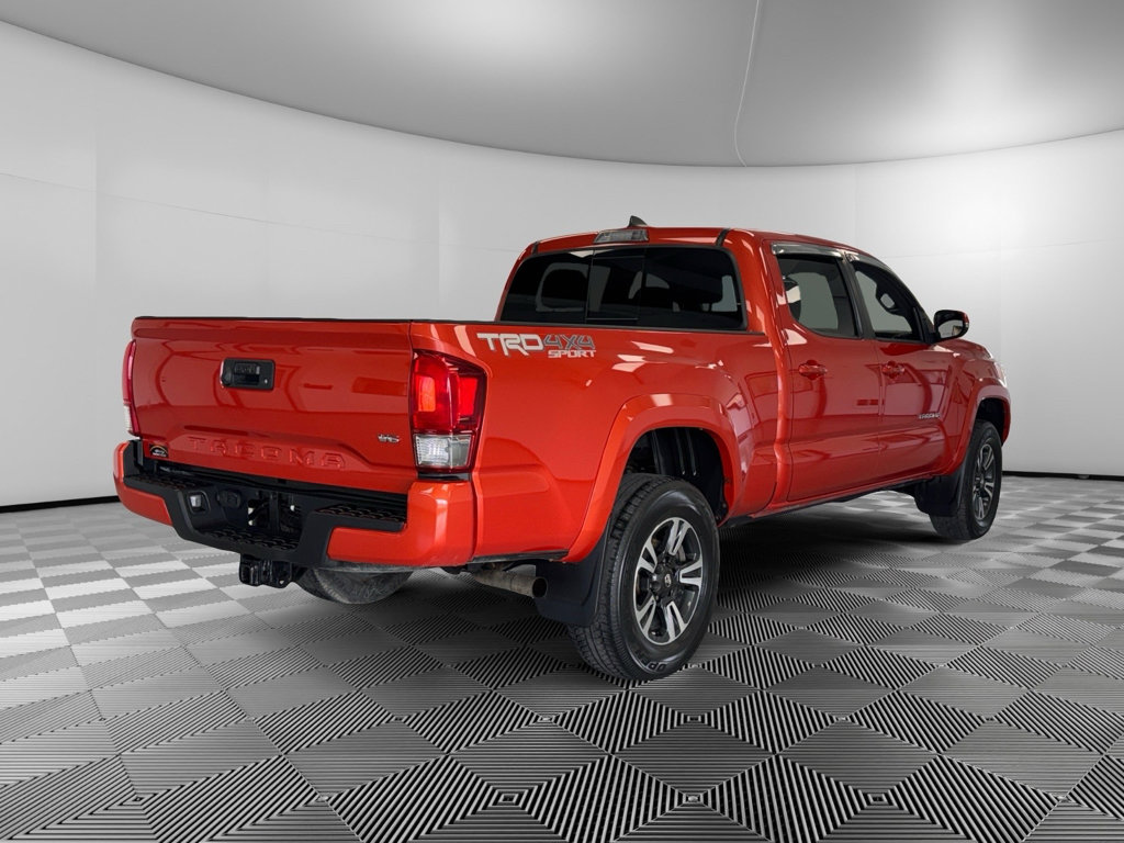 Used 2017 Toyota Tacoma TRD Sport AWD/4WD image 8