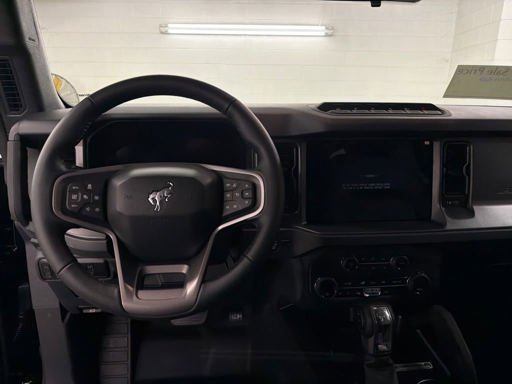 New 2025 Ford Bronco Badlands image 8