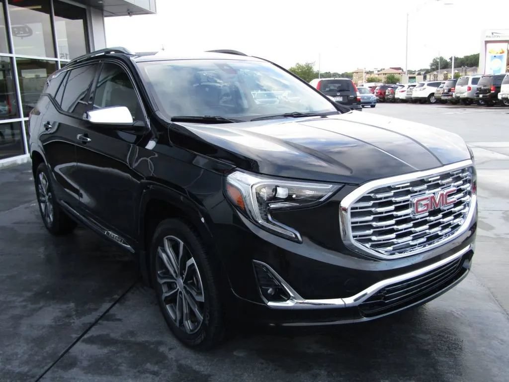 Used 2018 GMC Terrain Denali w/ Comfort Package AWD/4WD image 8