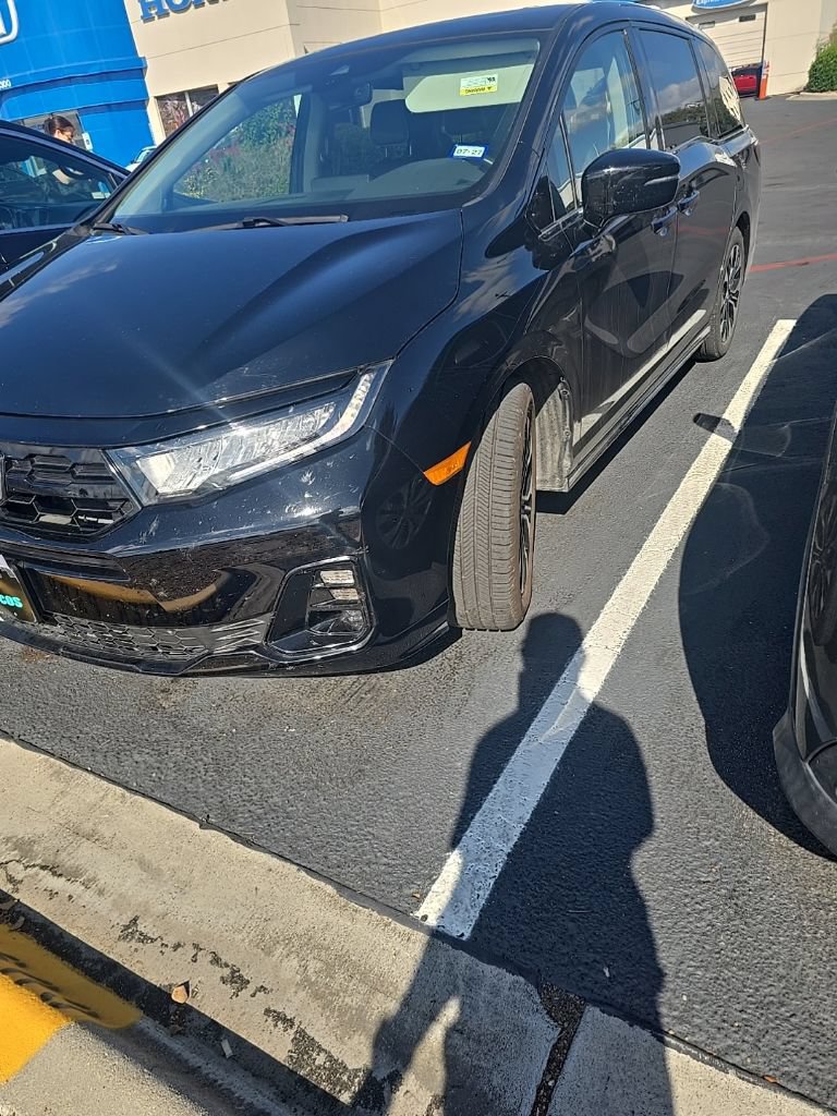 Used 2025 Honda Odyssey Elite image 4