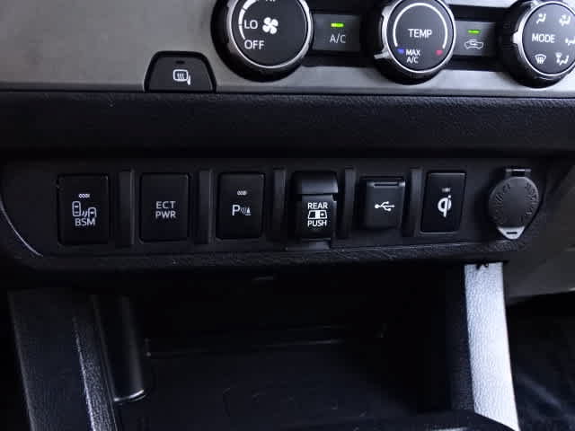 Certified 2020 Toyota Tacoma TRD Sport w/ Technology Package RWD image 32