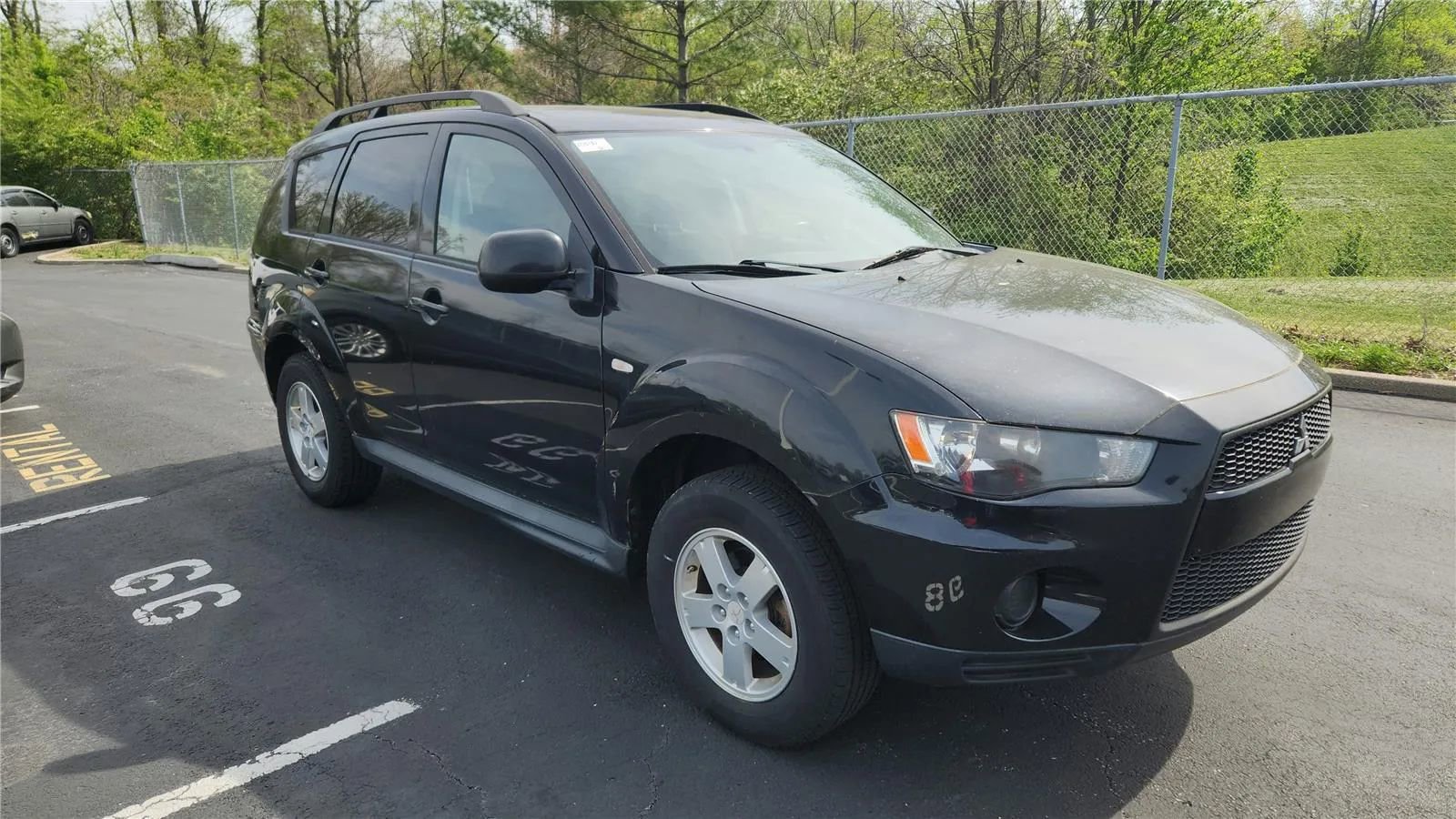 Used 2010 Mitsubishi Outlander ES image 2