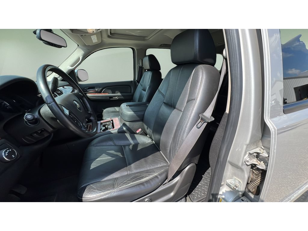 Used 2007 Chevrolet Tahoe LTZ w/ LTZ Preferred Equipment Group AWD/4WD image 24