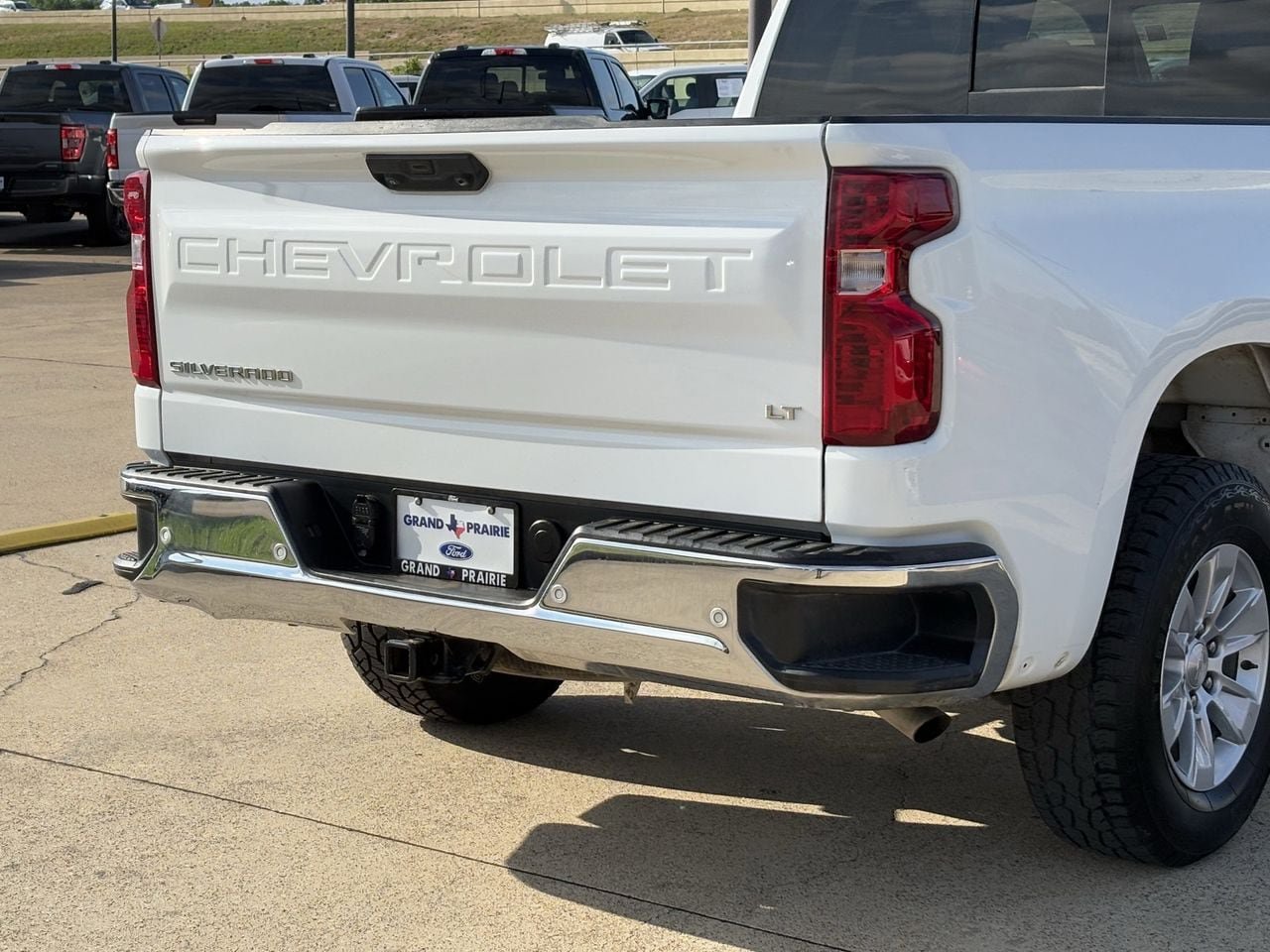 Used 2023 Chevrolet Silverado 1500 LT w/ Convenience Package II RWD image 8