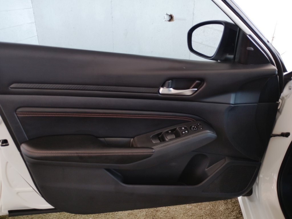 Used 2020 Nissan Altima 2.5 SR FWD image 21