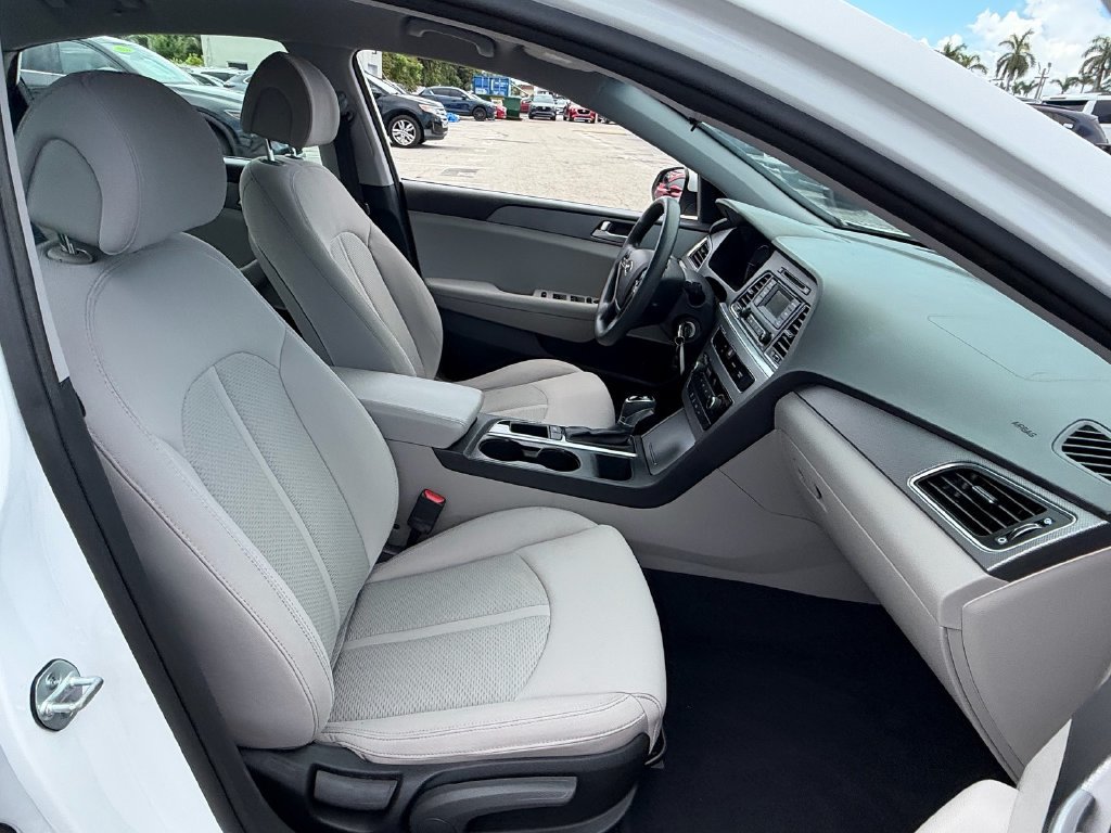 Used 2015 Hyundai Sonata SE FWD image 18