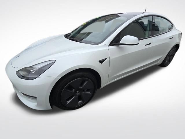 Used 2023 Tesla Model 3 Standard Range image 3