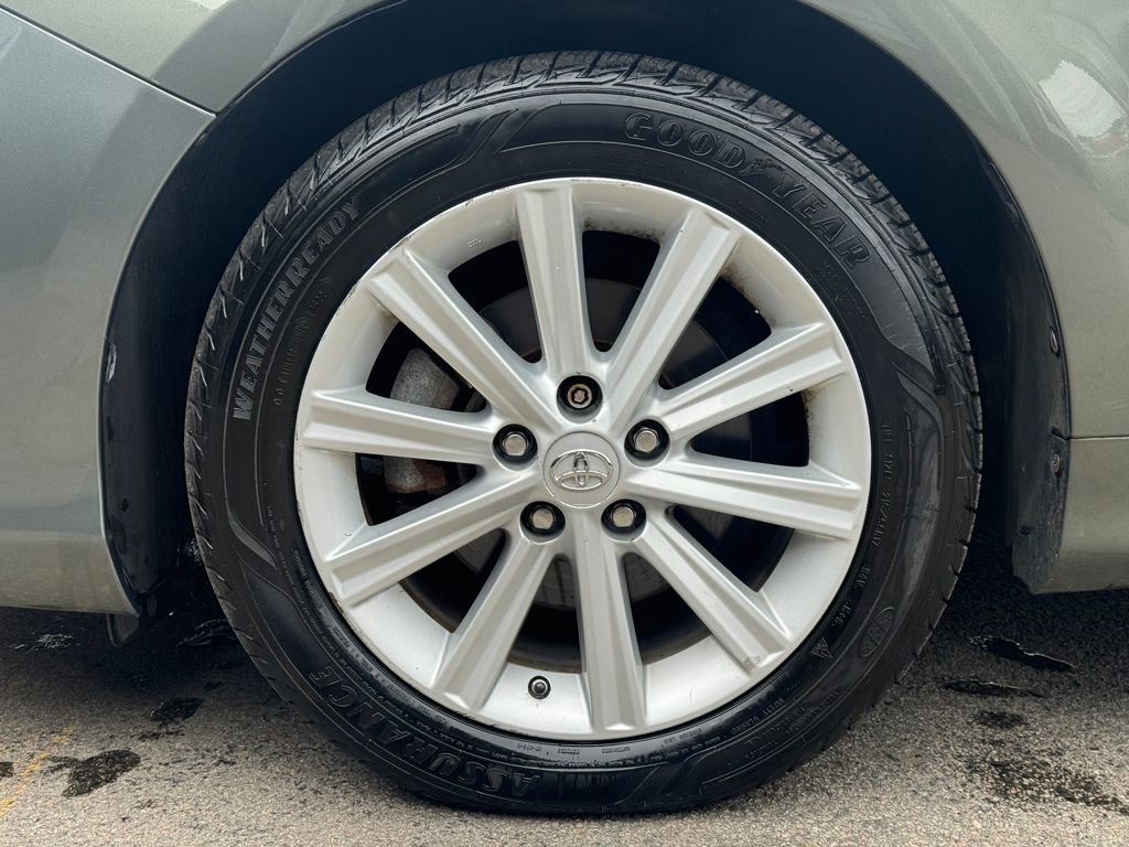 Used 2013 Toyota Camry XLE w/ Leather Pkg image 10
