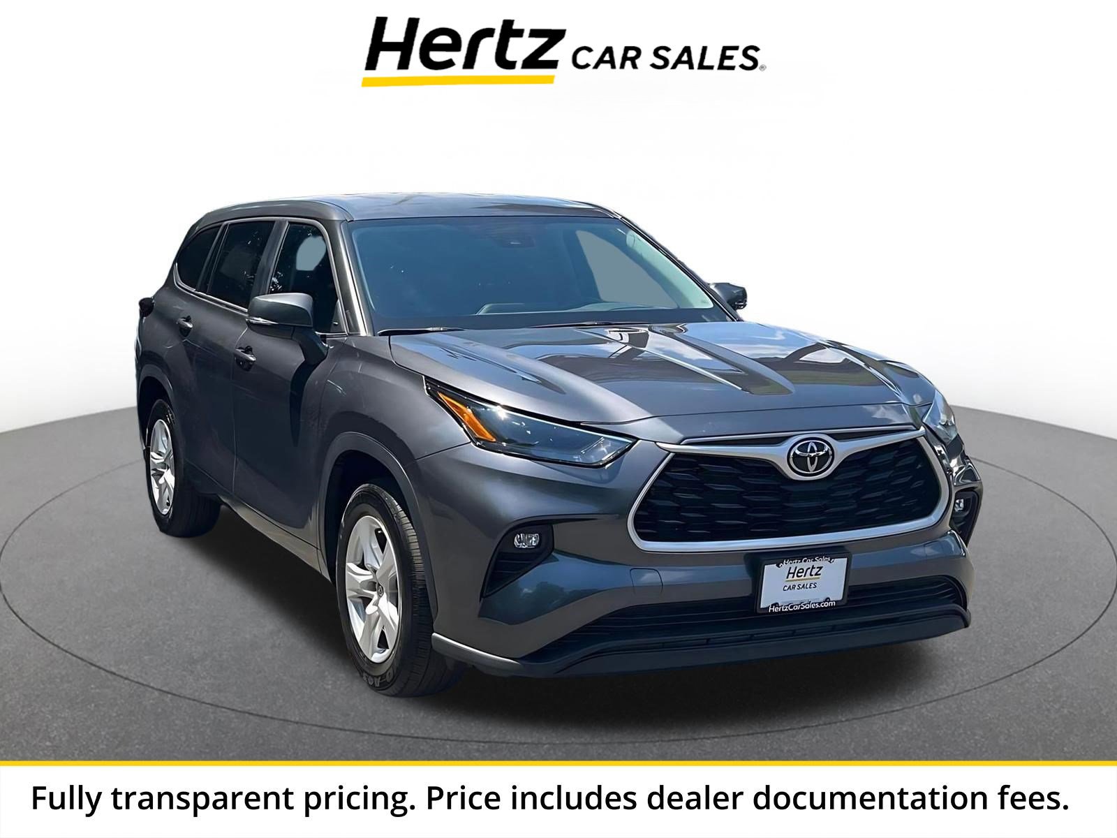 Used 2025 Toyota Highlander LE FWD image 1