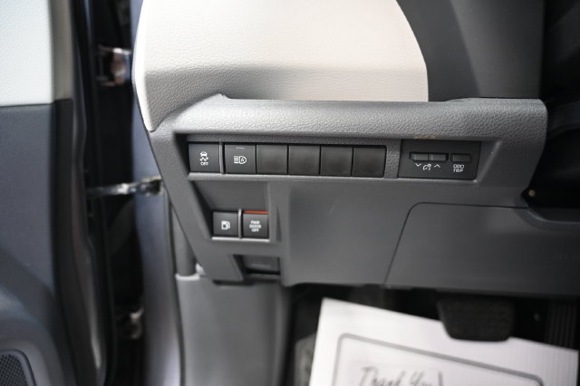 Used 2021 Toyota Sienna XLE w/ XLE Plus Package FWD image 26