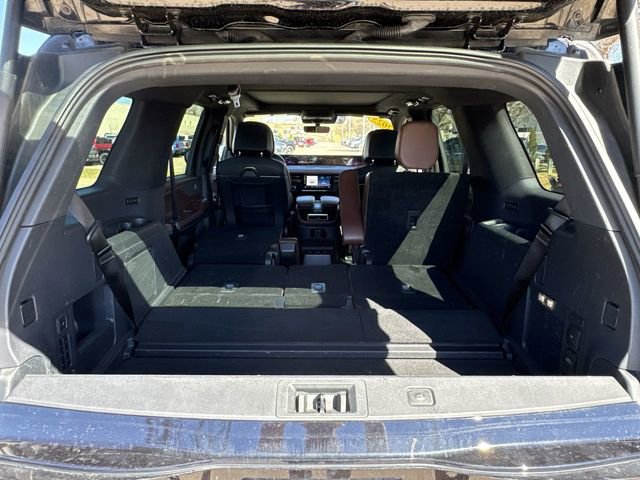 Used 2025 Lincoln Navigator Reserve image 25