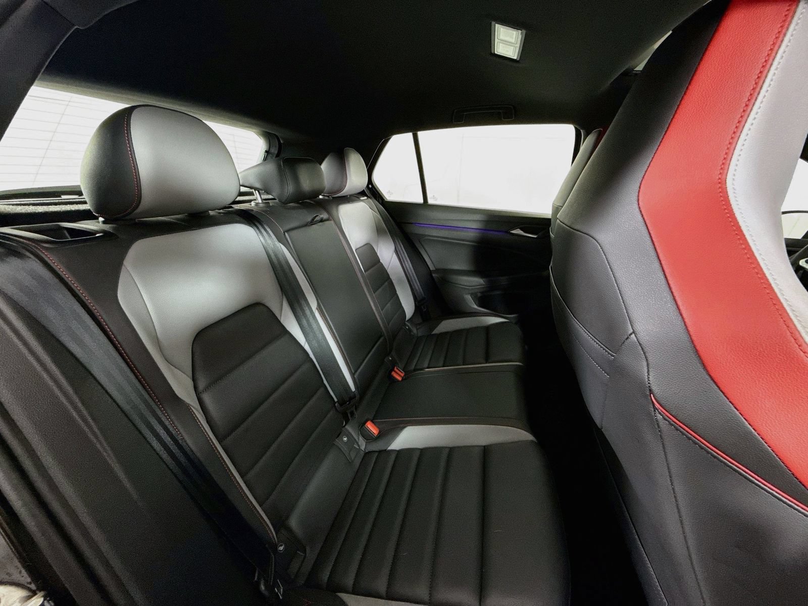 Certified 2025 Volkswagen GTI Autobahn FWD image 25