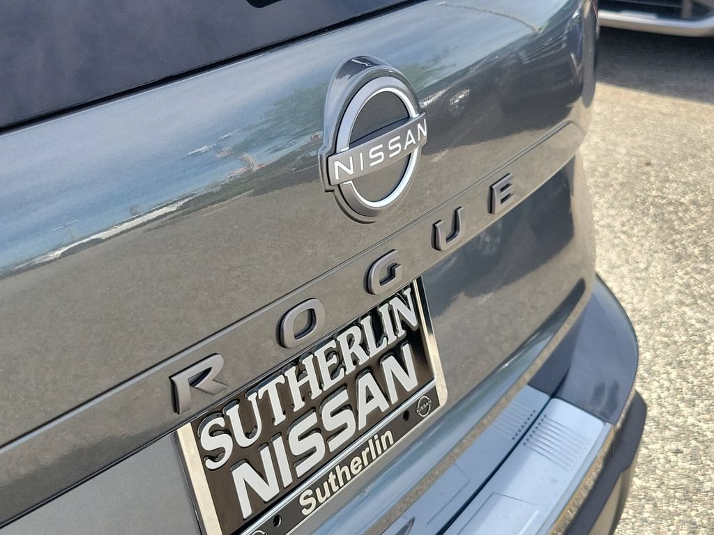 Certified 2026 Nissan Rogue SV FWD image 6