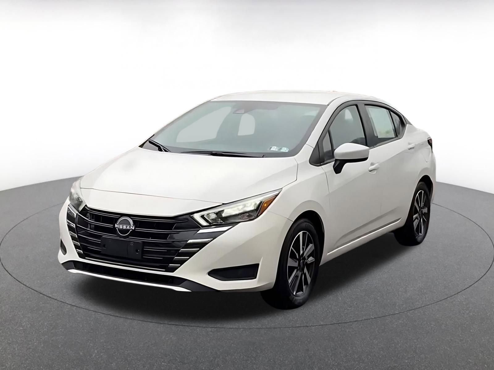 Used 2025 Nissan Versa SV FWD image 7