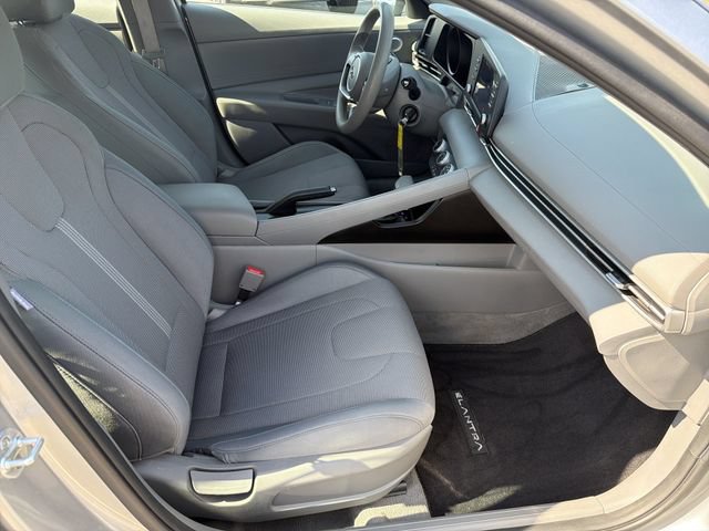 Certified 2022 Hyundai Elantra SE FWD image 13