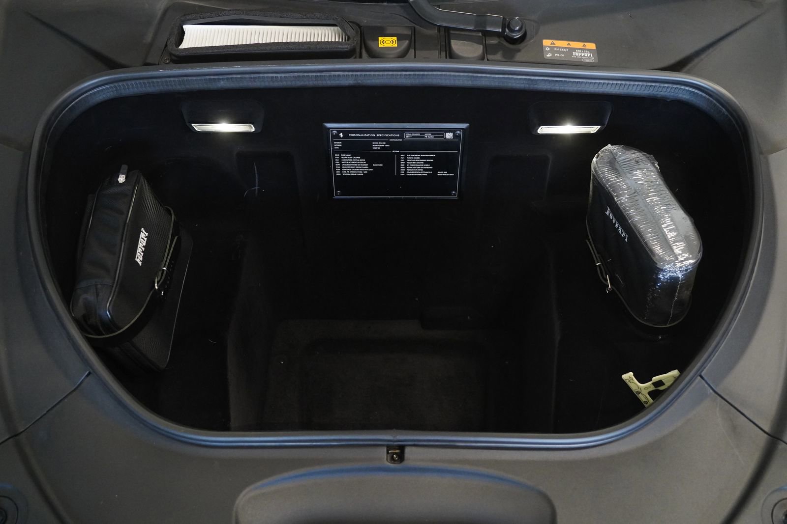 Used 2021 Ferrari F8 Tributo image 40