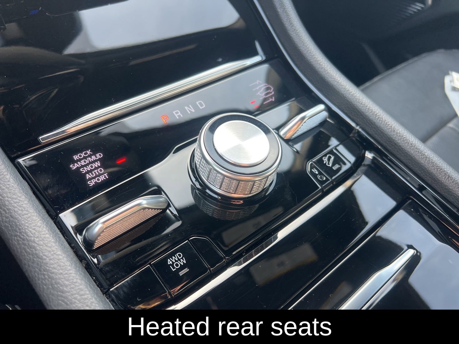 Used 2022 Jeep Grand Cherokee Overland w/ MOPAR Finishing Package image 22