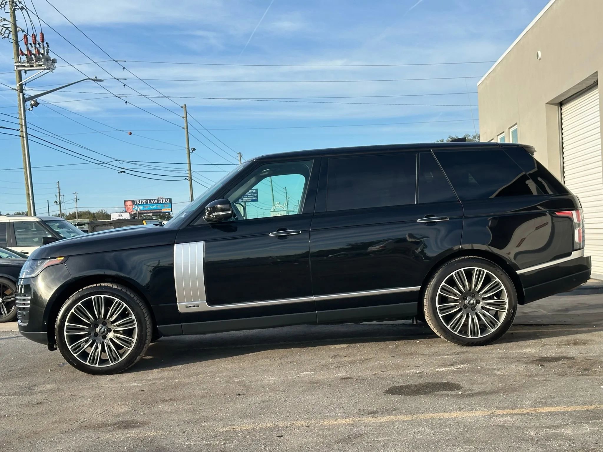 Used 2019 Land Rover Range Rover Long Wheelbase Autobiography image 2