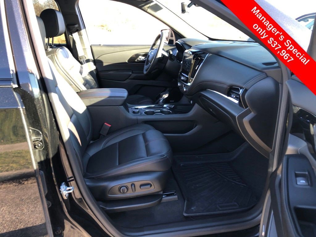 Certified 2024 Chevrolet Traverse RS image 17