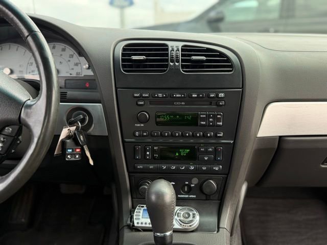 Used 2002 Ford Thunderbird image 24