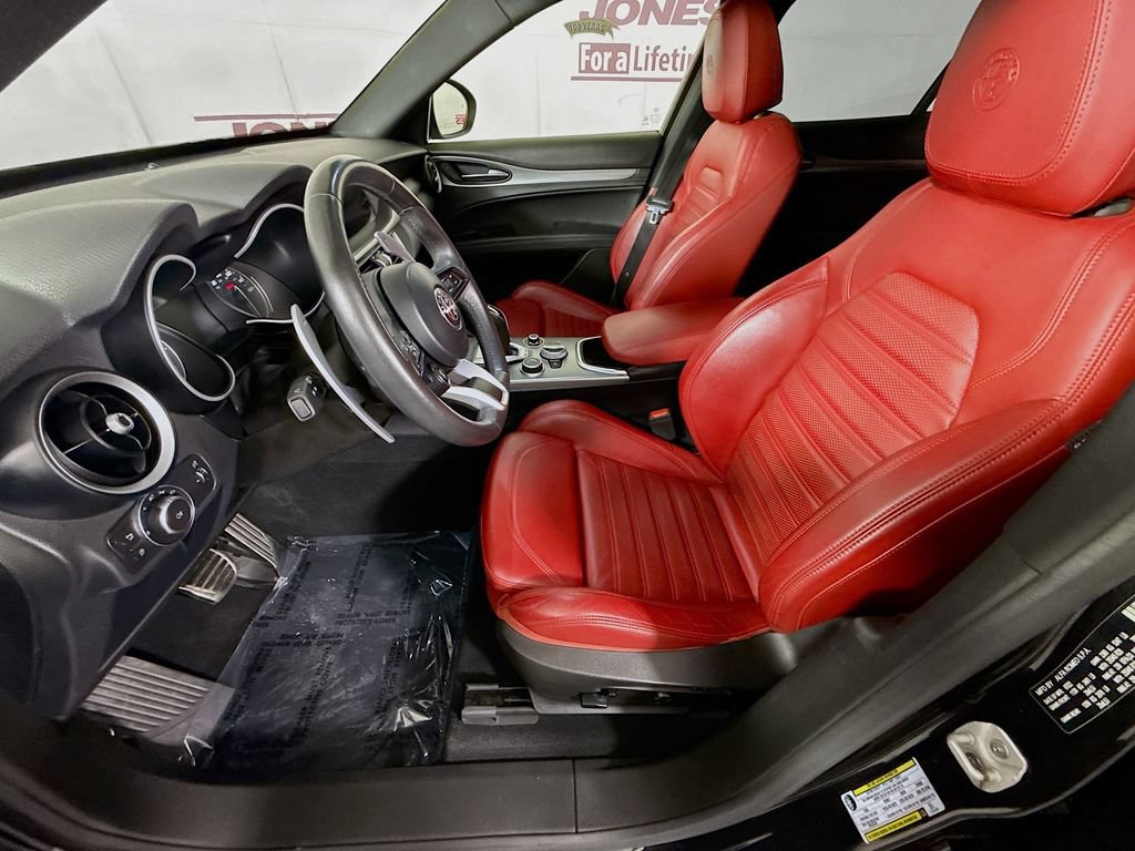 Used 2023 Alfa Romeo Stelvio Veloce AWD/4WD image 26
