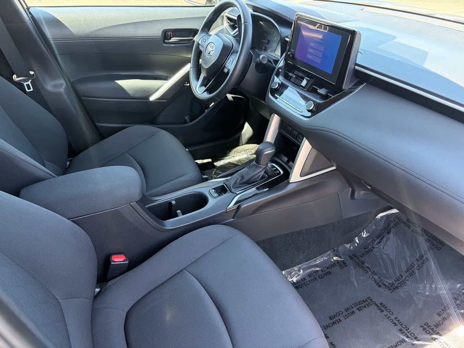 Used 2025 Toyota Corolla Cross LE FWD image 26