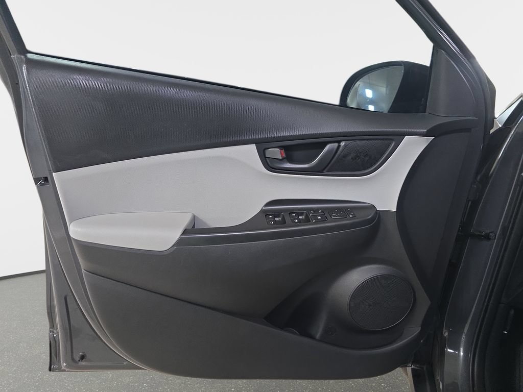Used 2023 Hyundai Kona SEL FWD image 27