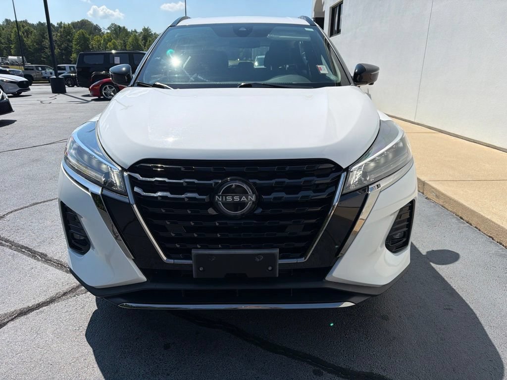 Used 2022 Nissan Kicks SR FWD image 4