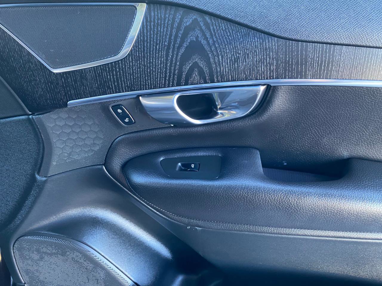 Used 2020 Volvo XC90 T6 Momentum image 49