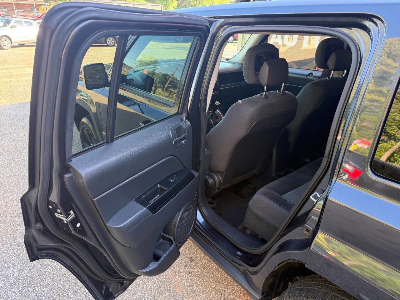 Used 2015 Jeep Patriot Sport w/ Power Value Group AWD/4WD image 12