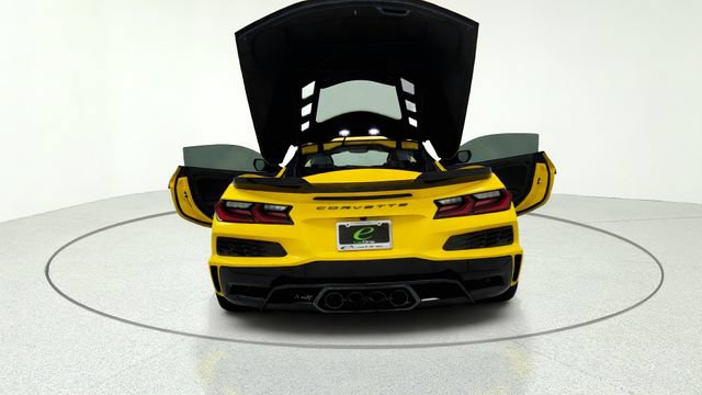 Used 2026 Chevrolet Corvette Z06 RWD image 14