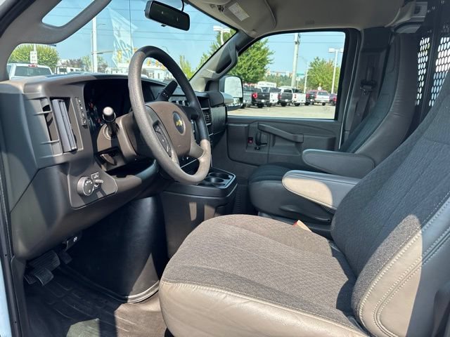 Used 2025 Chevrolet Express 2500 w/ Driver Convenience Package RWD image 9
