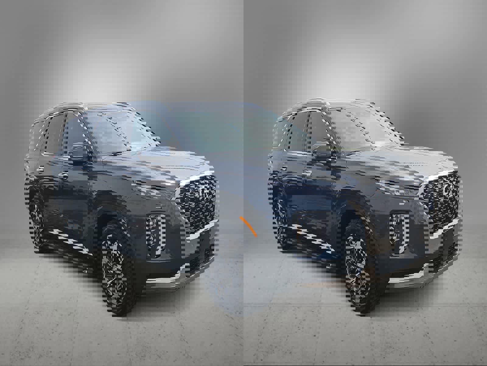 Used 2022 Hyundai Palisade Calligraphy w/ Winter Package image 2