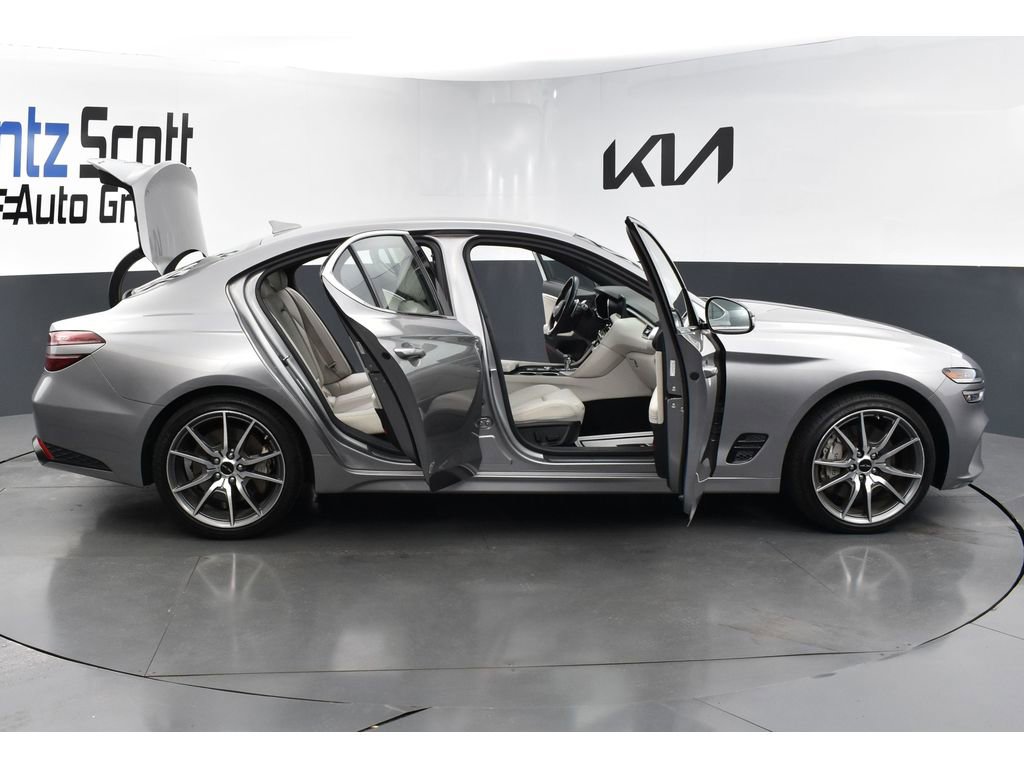 Used 2025 Genesis G70 2.5T image 28