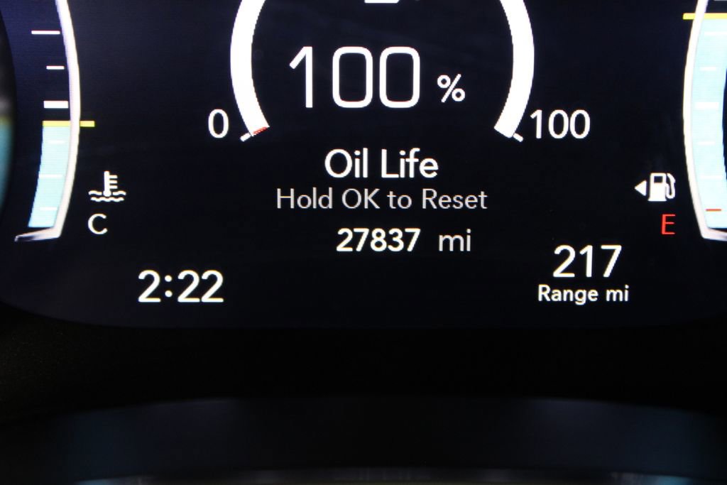 Used 2025 Chrysler Pacifica Limited image 27