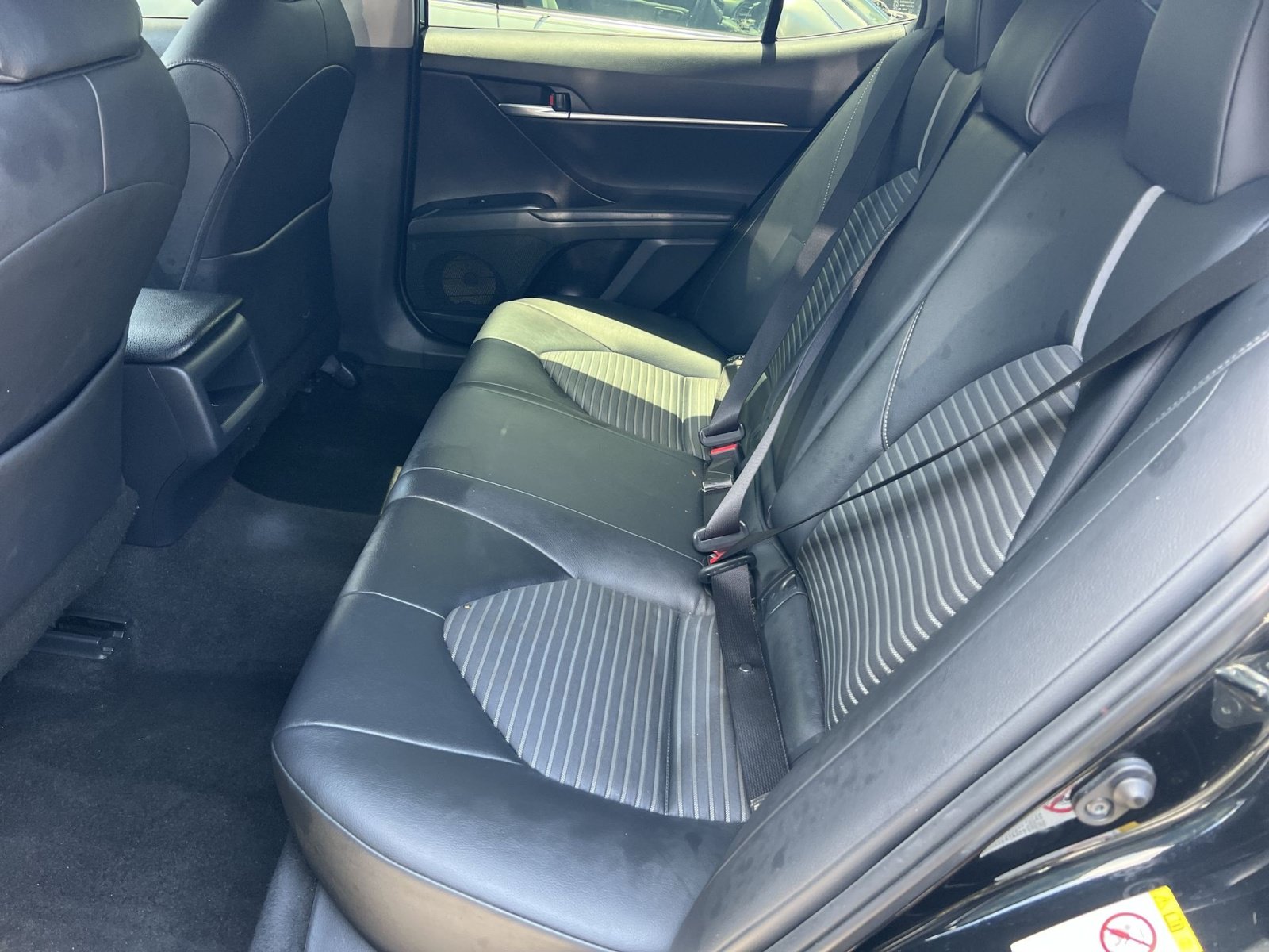 Used 2018 Toyota Camry SE FWD image 20