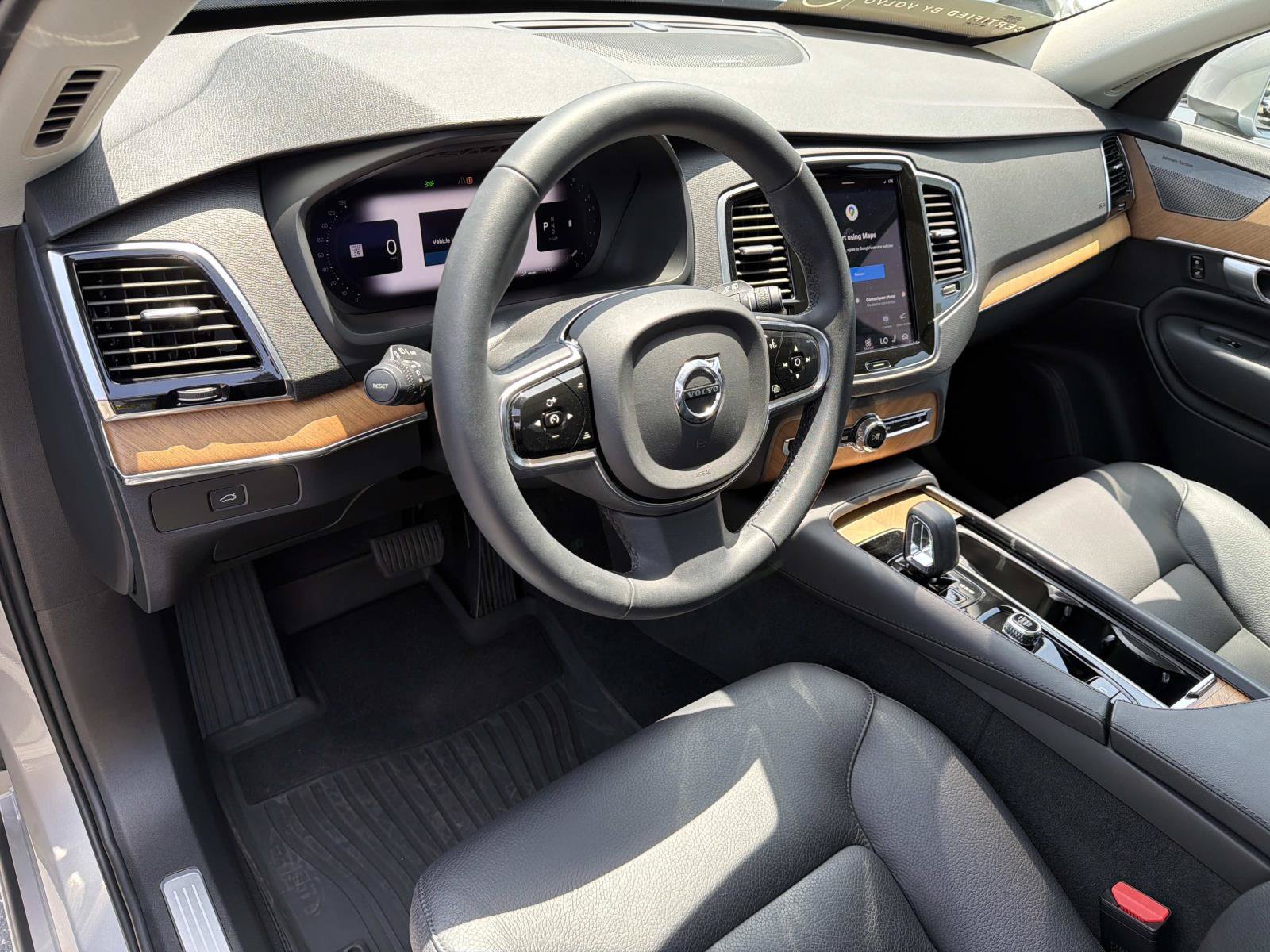 Certified 2024 Volvo XC90 B6 Plus AWD/4WD image 9