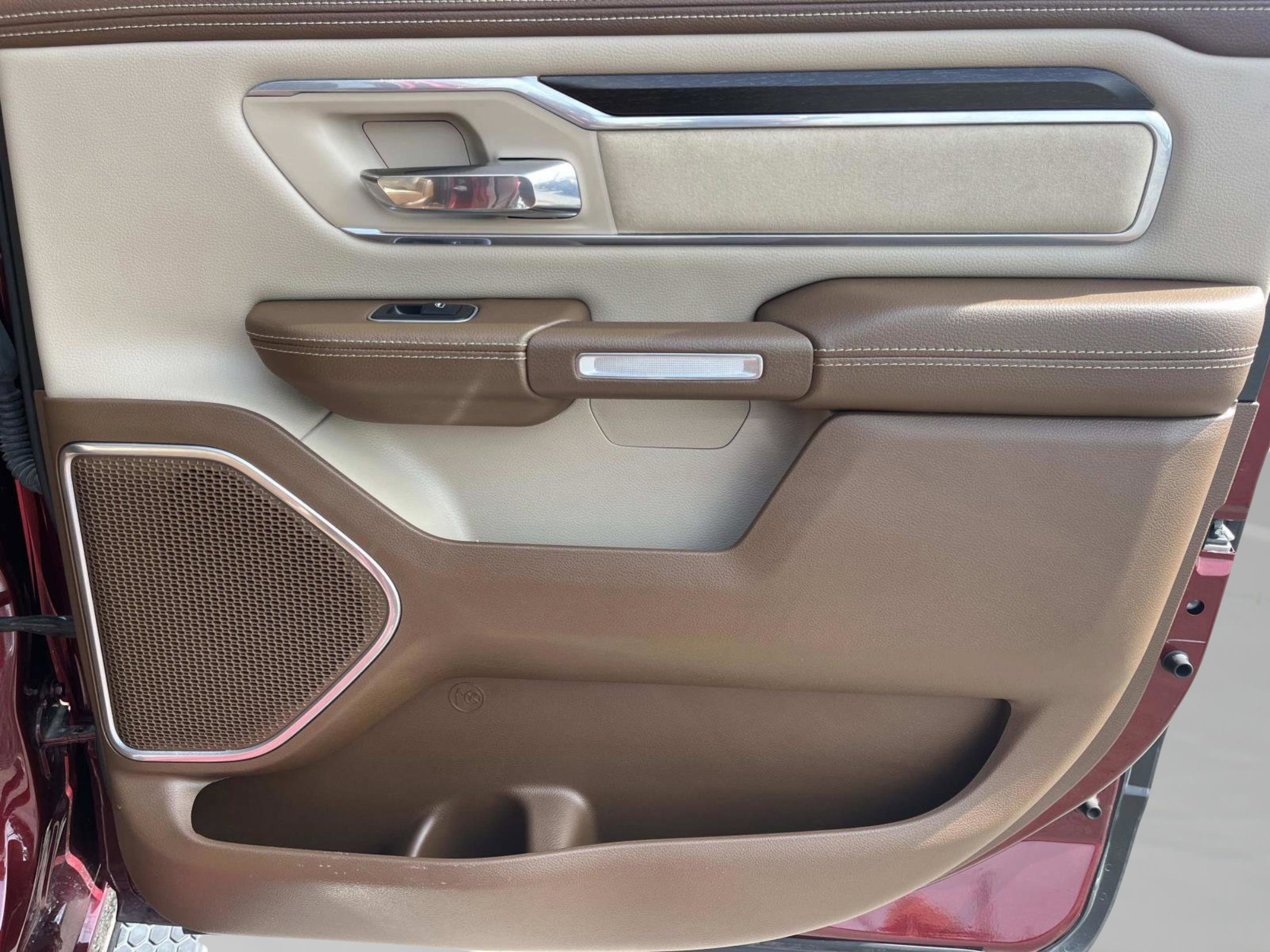 Used 2022 RAM 1500 Laramie AWD/4WD image 19