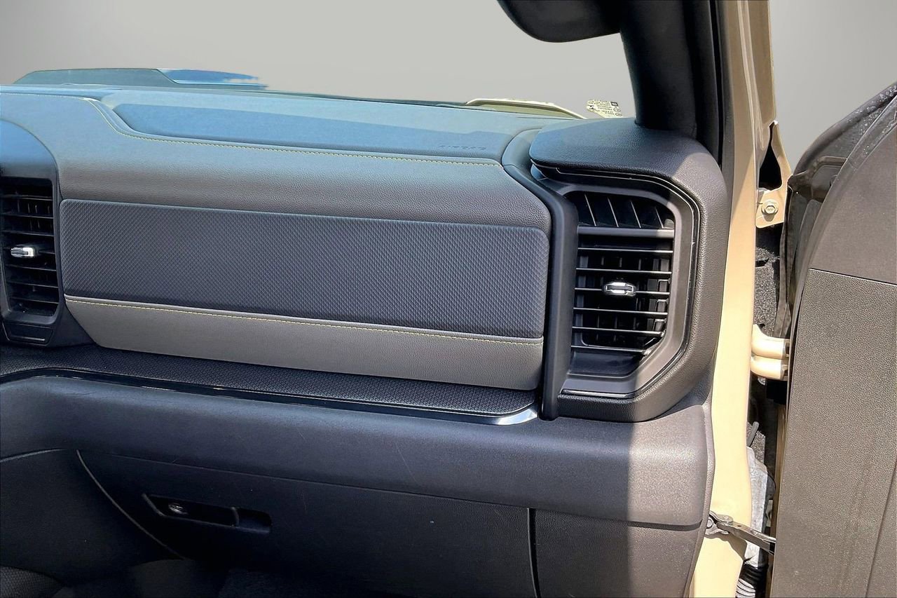 Used 2022 Chevrolet Silverado 1500 ZR2 w/ Technology Package image 22