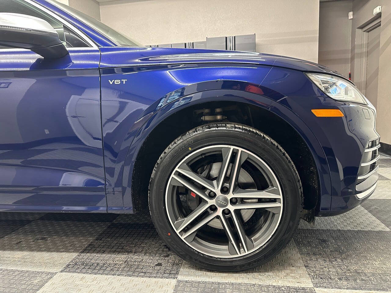 Used 2018 Audi SQ5 Premium Plus w/ Navigation Package image 5