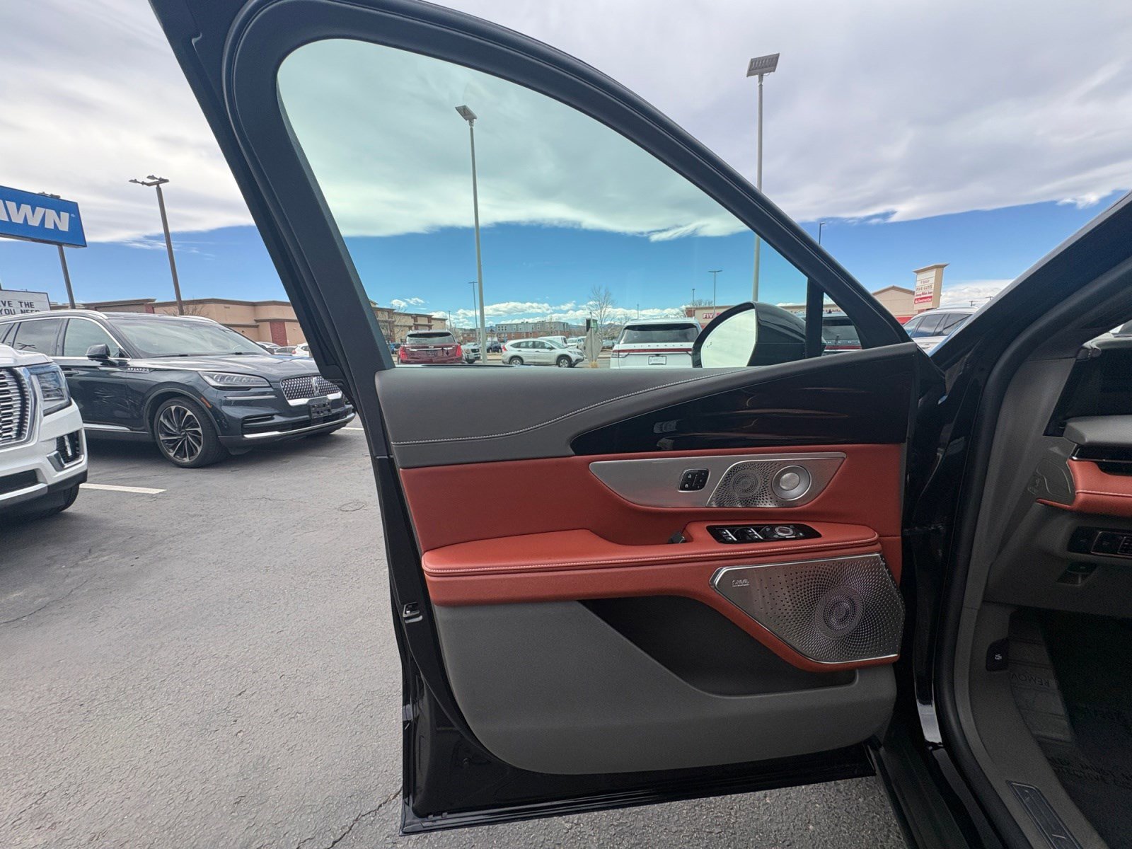 Certified 2024 Lincoln Nautilus Black Label w/ Jet Appearance Package (87T) image 17