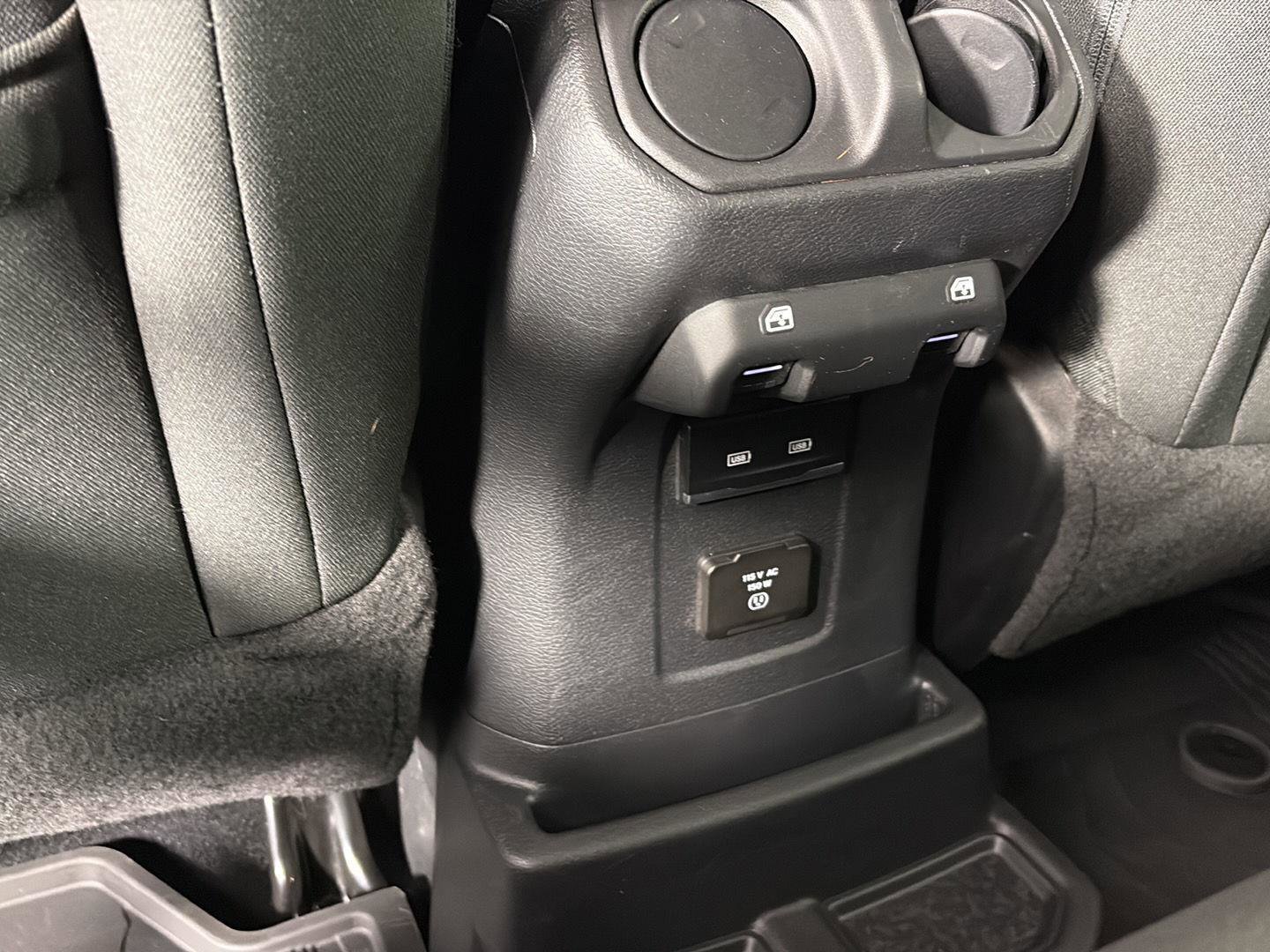 Used 2023 Jeep Wrangler Unlimited w/ Sun & Screen Package image 22