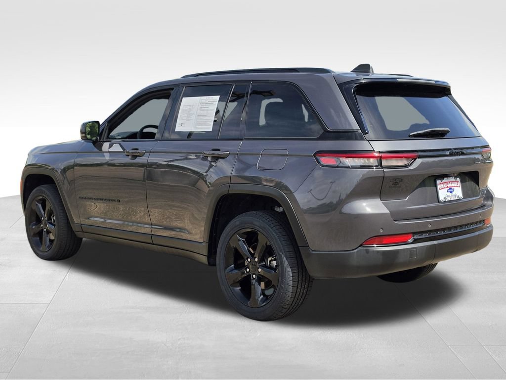 Used 2023 Jeep Grand Cherokee Altitude RWD image 8