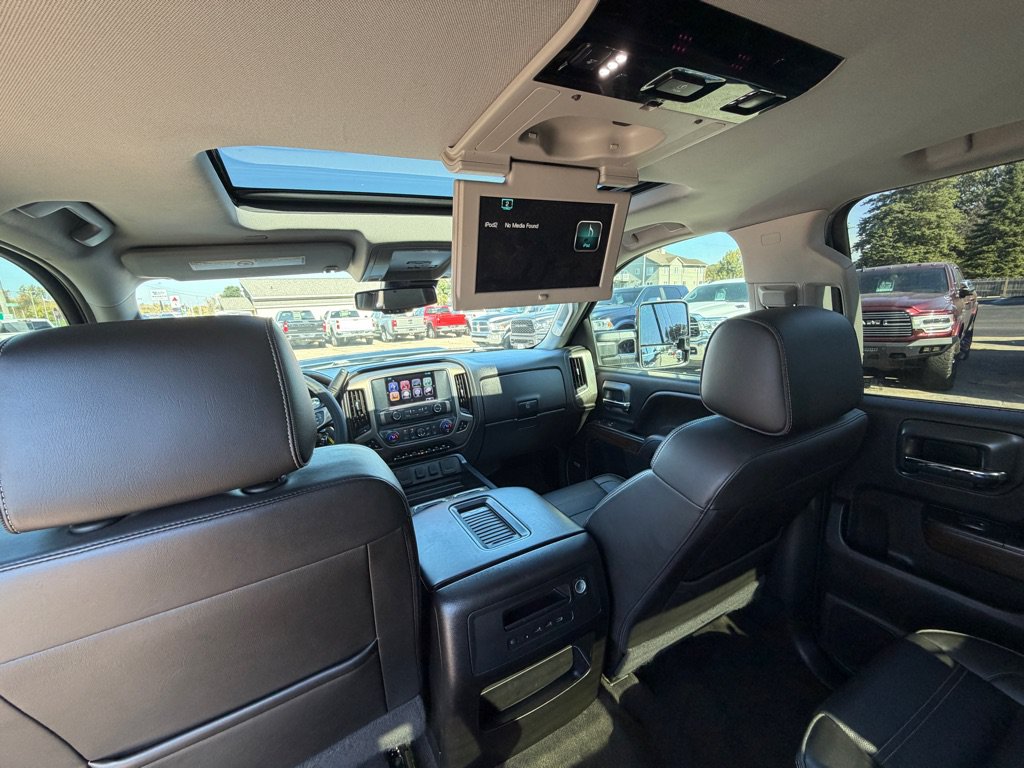Used 2017 GMC Sierra 3500 Denali w/ Duramax Plus Package AWD/4WD image 31