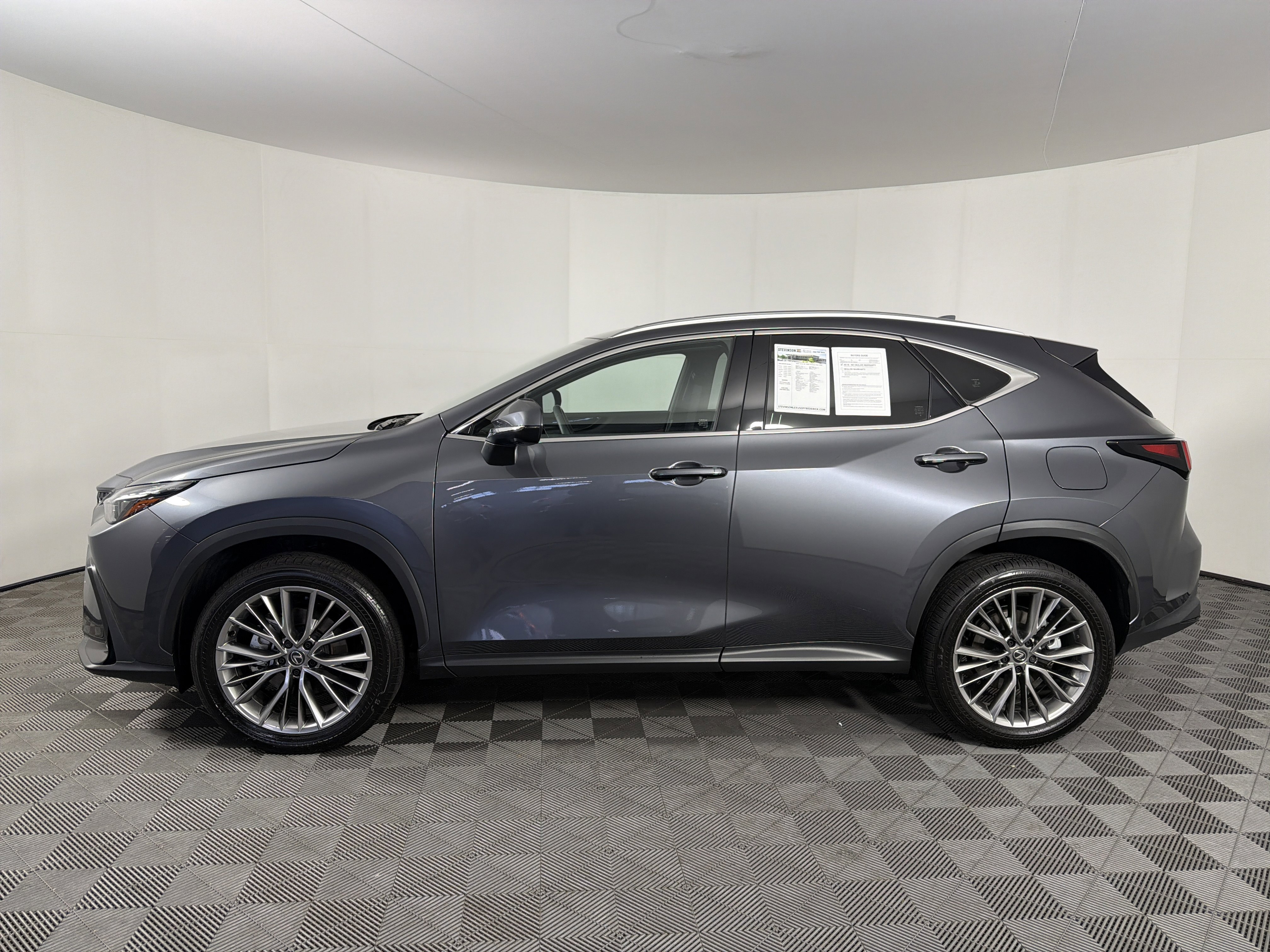Used 2025 Lexus NX 350h AWD w/ Accessory Package (2T) image 4